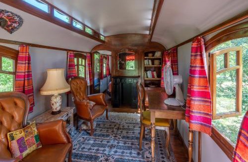 Grignan House | La Roulotte Authentique