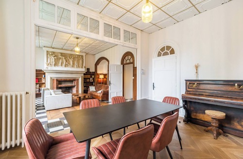 Guingamp Apartment | La Royale Jacuzzi Sauna Jardin Gare - Hôtel Lefort