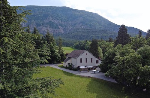 Saint-Pierre-d'Argencon Bed & Breakfast | La Source
