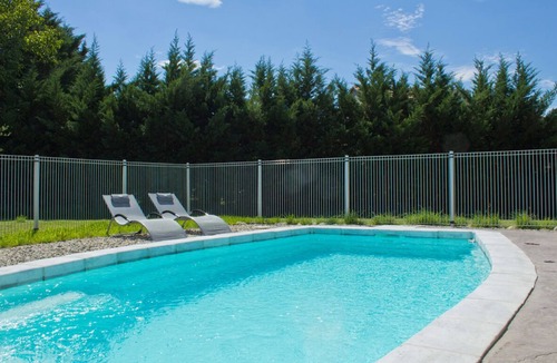 Vallon-Pont-d'Arc Villa | La Source, Villas Saint Laurent. Villa 4 pers, air conditioning, private pool