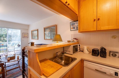 La Trinite-sur-Mer Apartment | La Trinité/Mer, 4-room apartment -90m²-Port view