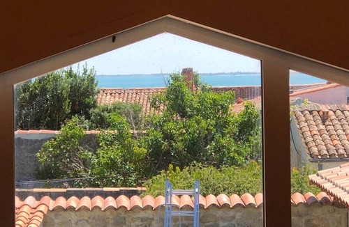 Ile-d'Aix House | La Venelle de Cali - Large Home with 3 Separate Units