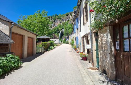 Salles-la-Source Bed & Breakfast | La Vie Est Belle