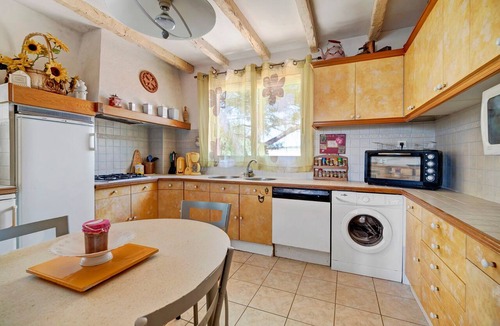 Castelginest House | La Villa Vigneronne: Holiday Home with Private Pool, Wi-Fi & Air Conditioning