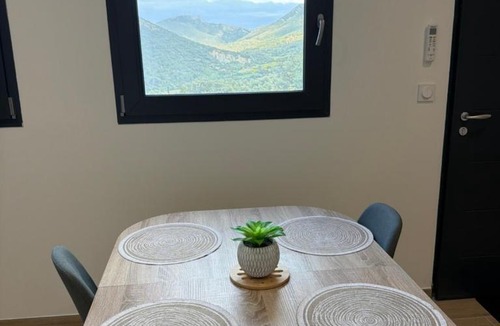 Duilhac-sous-Peyrepertuse Apartment | La vue des châteaux