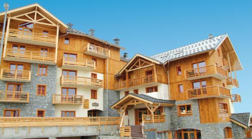 La Toussuire Resort | Lagrange Vacances Les Hauts de Comborcière
