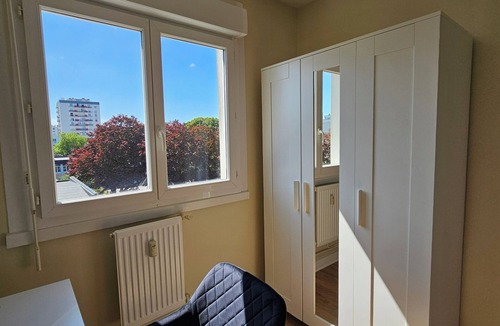 Bellevue Apartment | Large apartment - Newly renovated - 50m from streetcar - Shops - 15min from town center