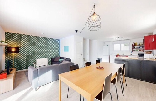 Bayonne Apartment | Large apartment with terrace in Bayonne