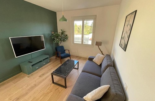 Castres Apartment | Large bright, designer et air-conditioned 1 bedroom apartment Castres