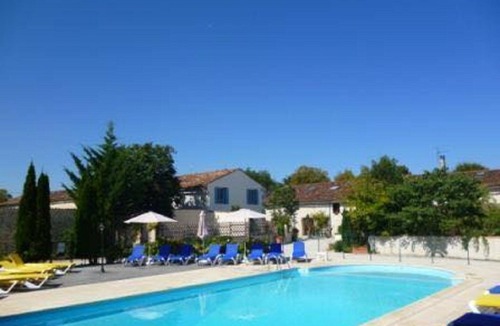 Ternant Cottage | Large charming chalet in Domaine les Granges