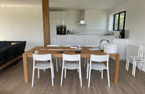 Binic House | Large Coastal House Perfect for Groups – Walk to the Beach, Port & Shops!
