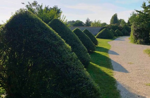 Duil-sur-le-Mignon Cottage | Large gîte (25 people) with heated swimming pool.