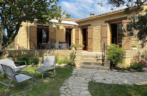 Caumont-sur-Durance House | Large house in Provence, terrace and fireplace