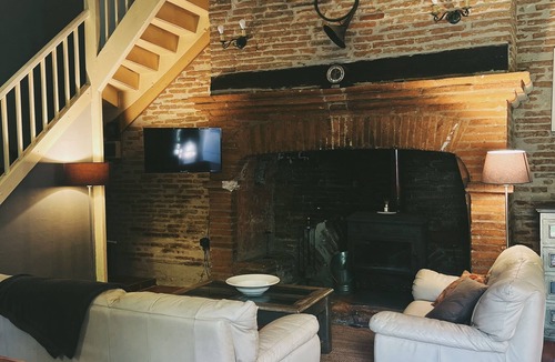 Castelsarrasin House | Large house with swimming pool and garden in the heart of orchards.