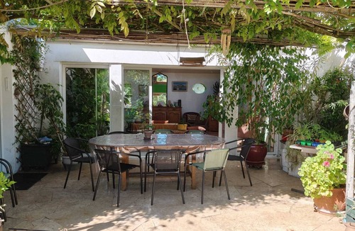 Saint-Pierre-d'Amilly Villa | Large, single-story, air-conditioned house with 5 bedrooms near the Marais Poitevin