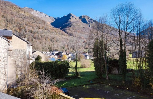 Aulus-les-Bains Apartment | Large Studio Balcony Private Parking 2/3 persons Aulus les Bains 10 kms from Guzet