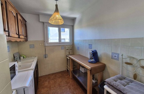 Tamaris Apartment | Large studio with sea view! A stone's throw from Les Sablettes beach