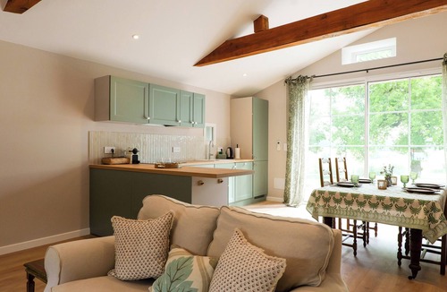 Puylaurens House | Latour - Spacious elegance in the grounds of Chateau Mirabel