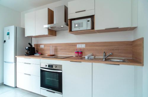 Locmariaquer Apartment | Le Bas du Nelud - Appt dans maison avec jacuzzi