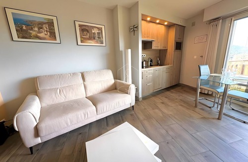 Riou - Petit Juas - Av de Grasse Apartment | Le Beauséjour, Studio with Rooftop Pool