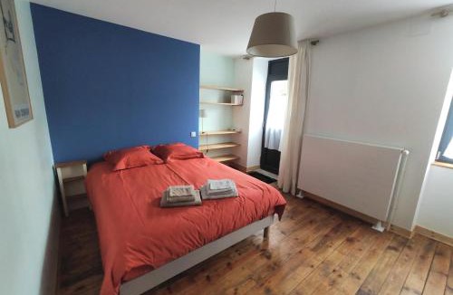 Cressensac Bed & Breakfast | Le Cactus Orange Chambre d'hôte entrée indépendante