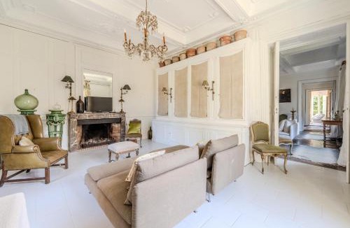 Junas House | Le Château De Christin - Avec piscine