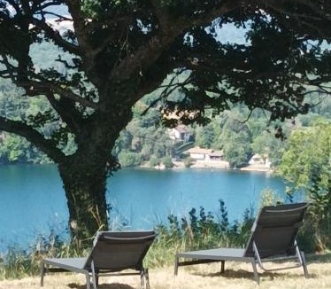 Charbonnieres-les-Vieilles Ski Chalet | Le chalet du Gour de Tazenat
