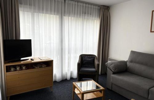 Eaux-Bonnes Apartment | LE CHALET - Piscine 15 - Studio pour 4 Personnes MAE-8794