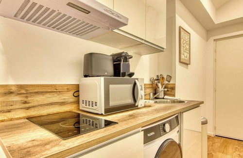 5th Arrondissement Apartment | Le Cocon - Appart climatisé - cœur de Lyon 5ème