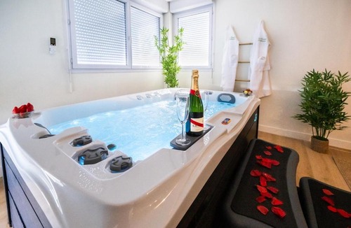 Cugnaux Apartment | Le Cocon Balinais Jacuzzi, Sauna, Piscine Cugnaux