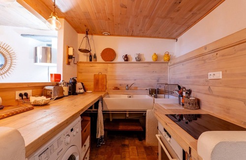 Puimoisson Apartment | Le Cocon – Cozy Village House with Mountain Views