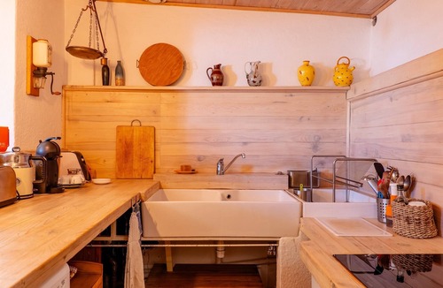Puimoisson Apartment | Le Cocon – Cozy Village House with Mountain Views