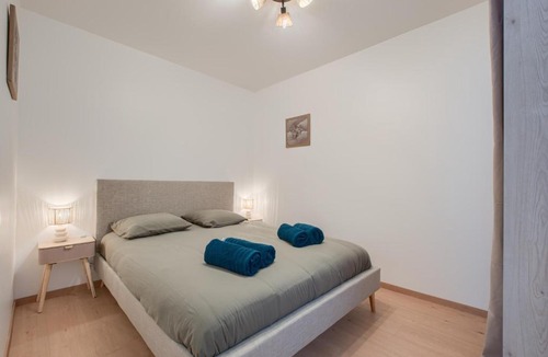 Cosse-le-Vivien Apartment | Le Cocon de Cossé - Wifi - 300m Centre