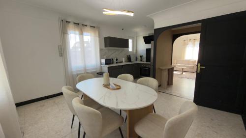 Belley Apartment | Le Cocon - Parking & Extérieur
