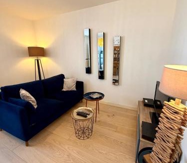 Colombier - Champ de Mars Apartment | Le Gurvand - Appartement à la gare avec jardin