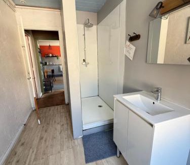 Saint-Privat-d'Allier Hostel | Le Kompost'l dortoir en gîte 4 place