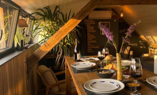 Saint-Cernin-de-Larche Apartment | Le Loft de l'auberge du Lac Noir