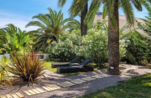 Le Dramont Villa | Le Manoir