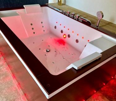 Plan-d'Aups-Sainte-Baume Hotel | Le Maquis Rooms