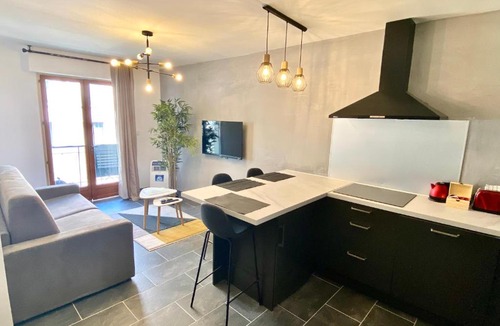 Prado - Republique Apartment | Le Marignan SCLS - Wifi, Climatisation