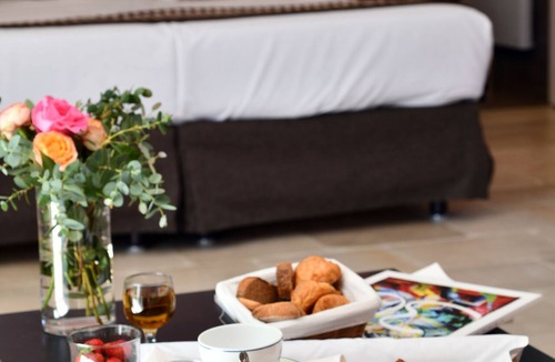 Le Sambuc Hotel | Le Mas De Peint