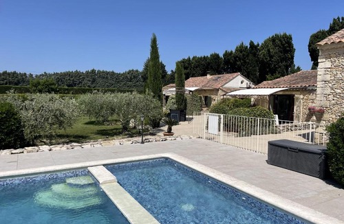 Graveson Bed & Breakfast | Le Mas Des Chutes