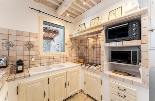 Cabrieres-d'Avignon House | Le Mazet de Cabrières/Gordes in Provence
