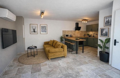Crolles Ski Chalet | Le Petit Chalet