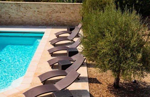 Apt Apartment | Le Petit Rossignol