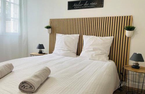 Saintes Apartment | Le petit Saintonge-cour privée et climatiseur