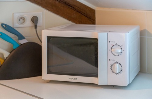 Riec-sur-Belon Apartment | "Le Petit Studio" Apartment with Shared Garden and Wi-Fi