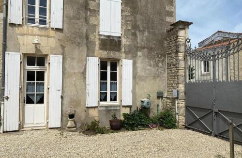 Courcon Bed & Breakfast | Le Puits Sainte Claire