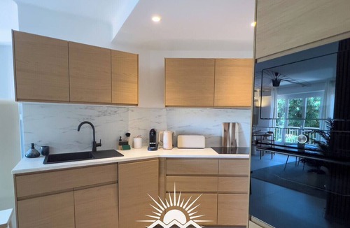 Antibes City Centre Apartment | LE ROSSINI Antibes Center, AirCo, Parking for 4 By Sunset