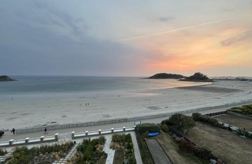 Trebeurden Apartment | LE TAUREAU T3 Trebeurden acces plage piscine et vue mer